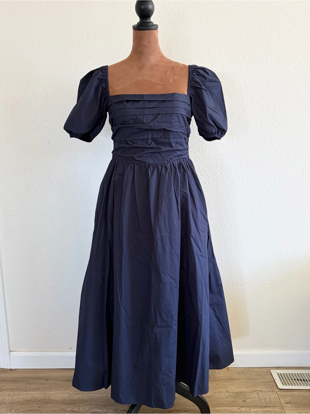 Square-Neck Navy Midi Dress with Puff Sleeves